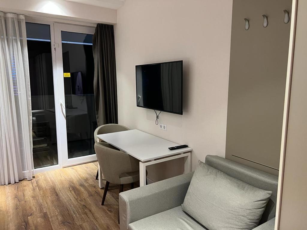 Apartment Palace