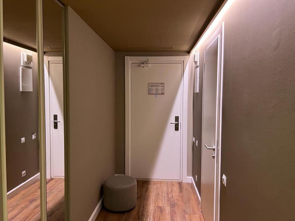 Palace Apartment *